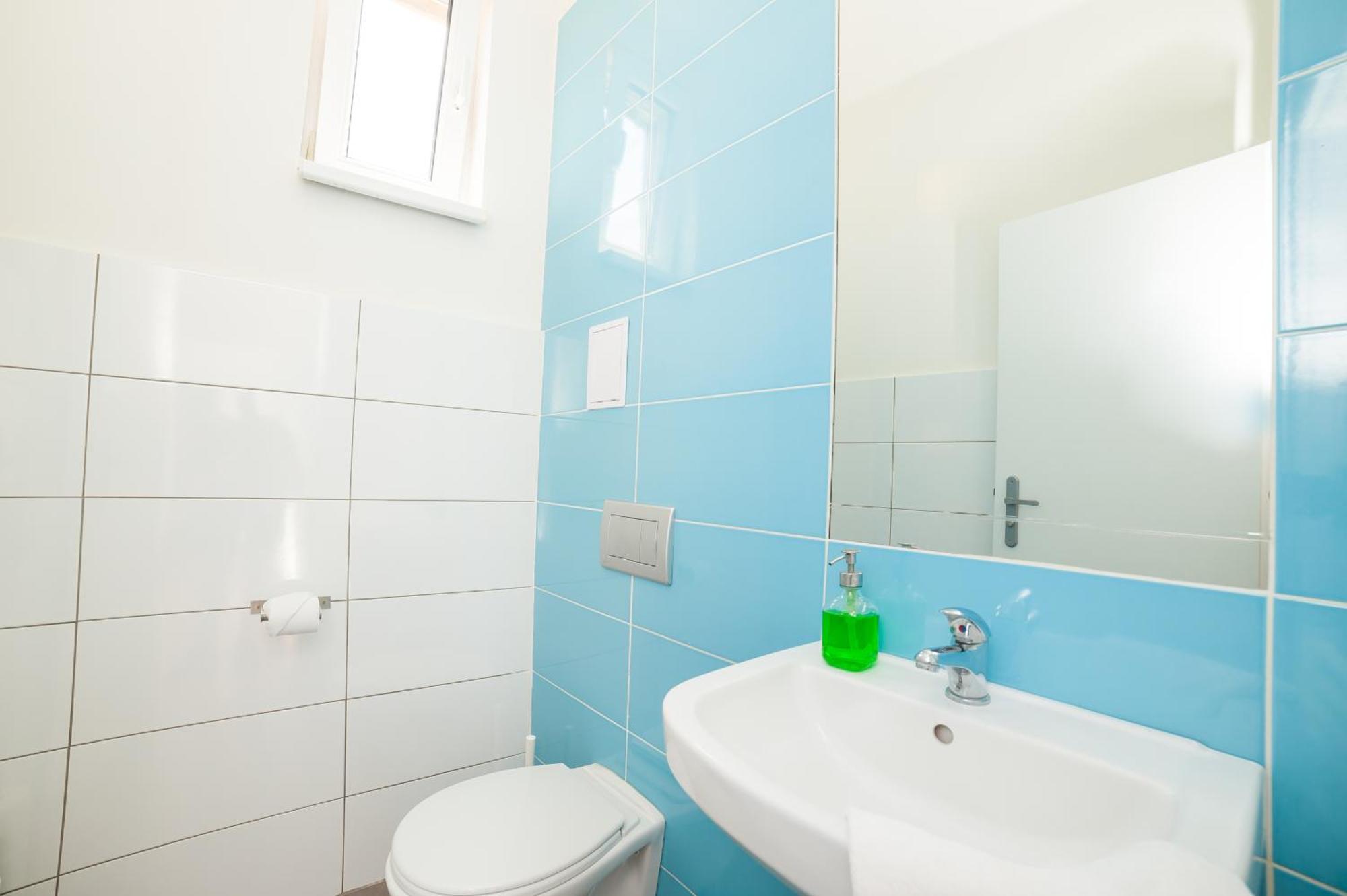 Patio Hostel Dorms Братислава Екстер'єр фото